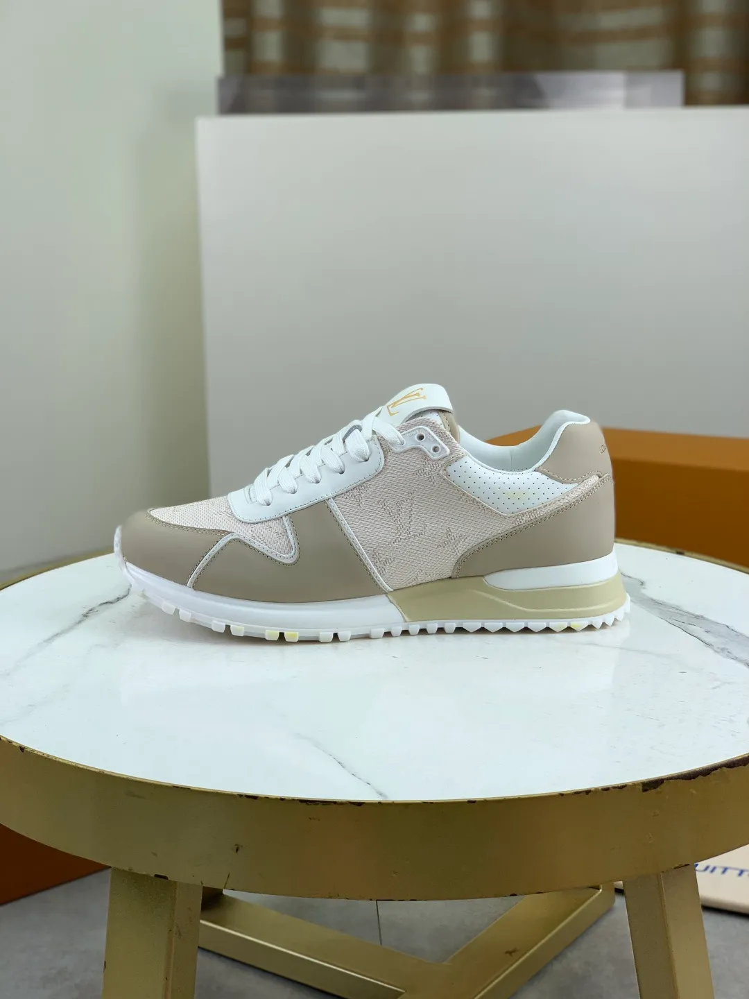 Men's men's shoes 💰P680 new style 💶[LOUIS VUITTON] (original order) new style 🍀LV Louis Vuitton * - top version of LV classic trendy shoes! Made of imported original cowhide and water-dyed cowhide lining. The latest original wear-resistant rubber combination outsole! High quality products! Multiple colors available, code number: 38-44 (45 46 customized)